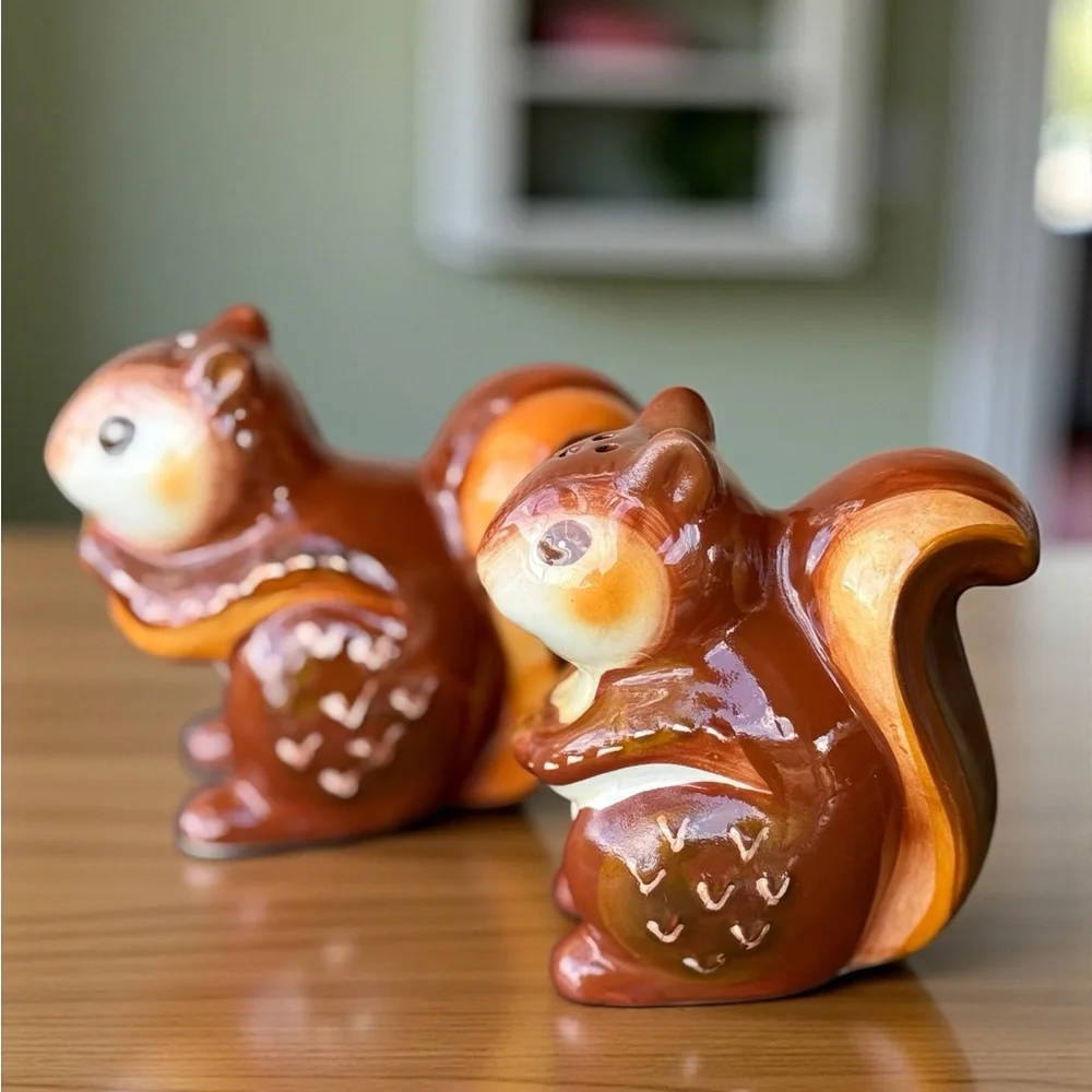 Bico Vintage Ceramic Squirrel Salt & Pepper Shaker Set Brown Woodland 2pc